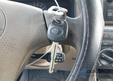 2008 Toyota Corolla Ce z USA, uszkodzony, nr VIN 2T1BR32EX8C932684